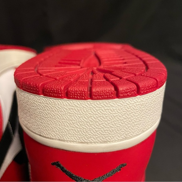 Air Jordan 1 Retro Chicago 2013 - Picture 8 of 13